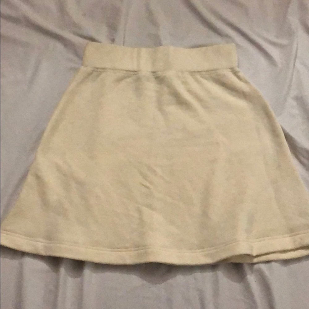 Skirt. Never worn. Elastic waist